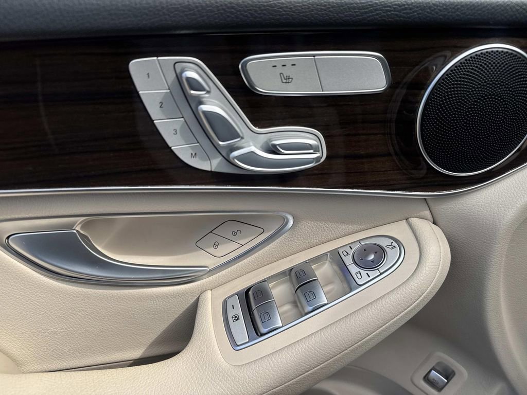Used 2022 Mercedes-Benz GLC 300 image 21