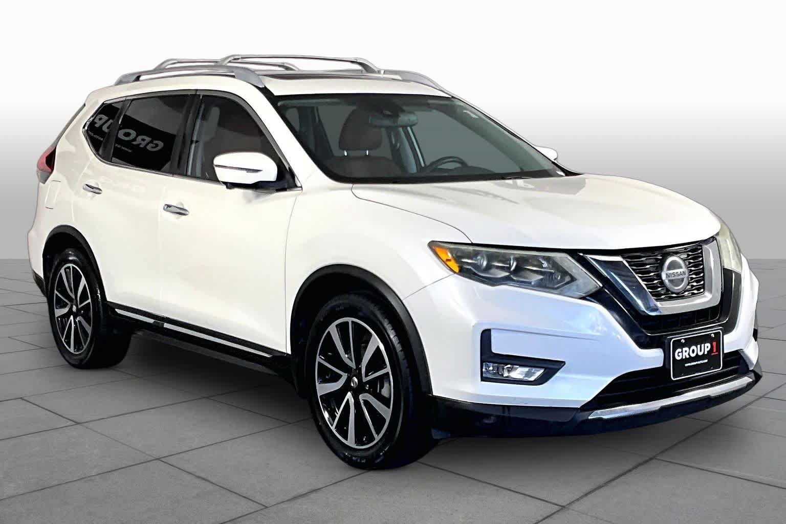 Used 2018 Nissan Rogue SL w/ Premium Package FWD image 3