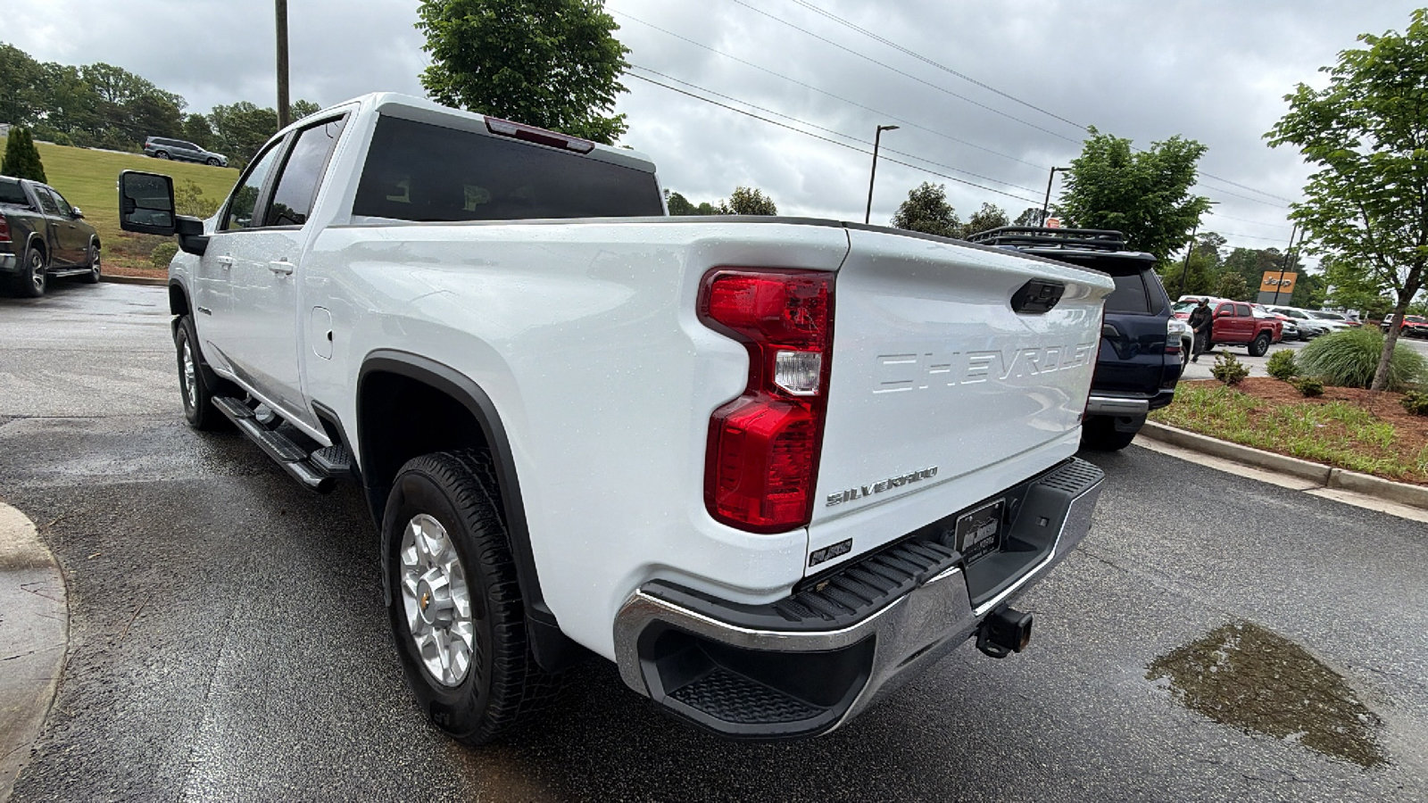 Used 2024 Chevrolet Silverado 2500 LT AWD/4WD image 10