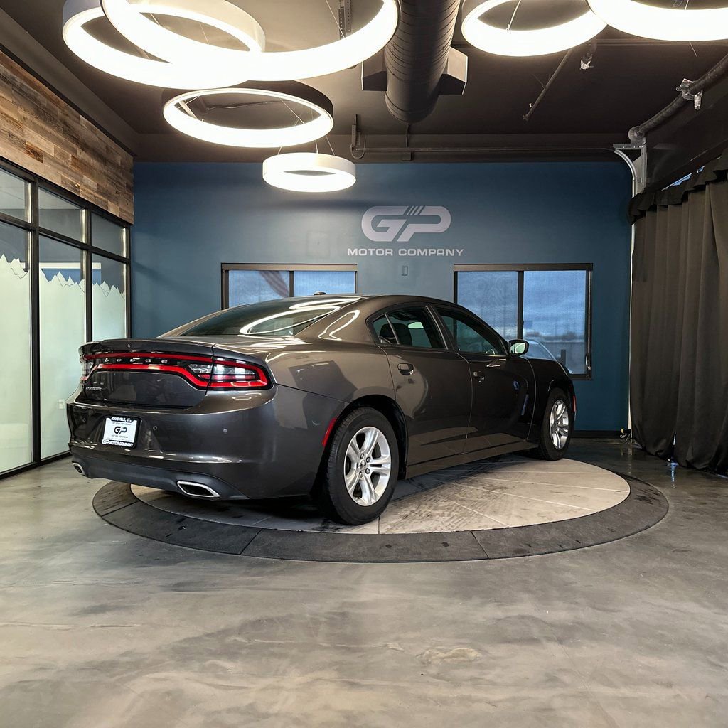 Used 2022 Dodge Charger SXT image 3