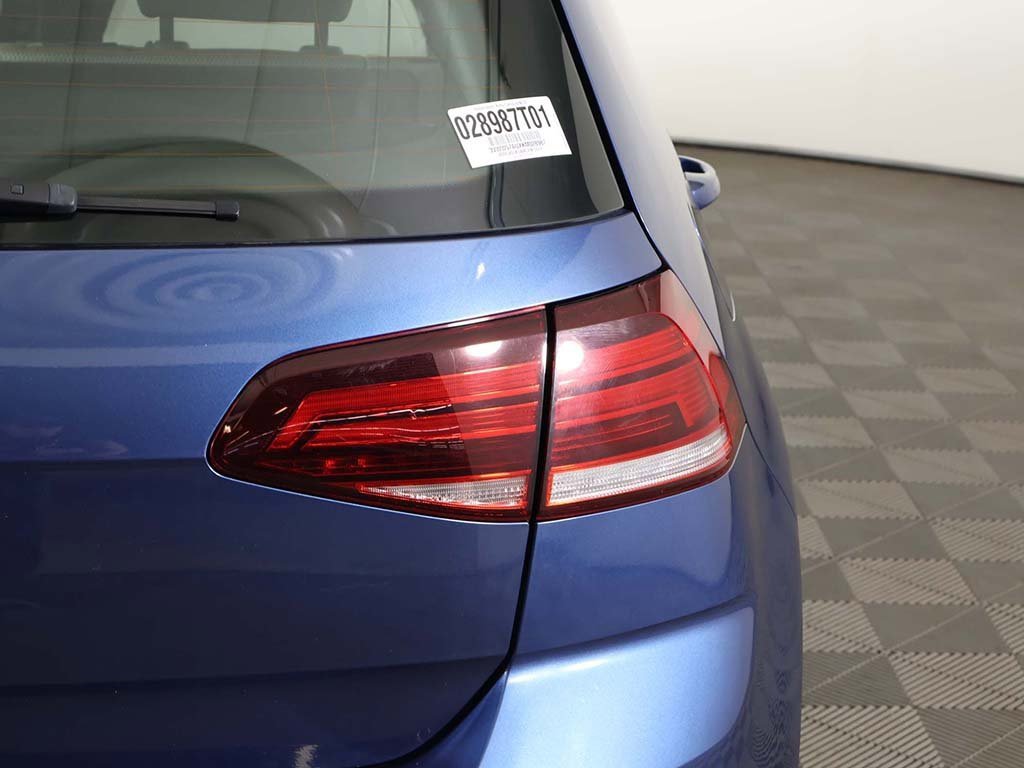 Used 2019 Volkswagen Golf S image 13