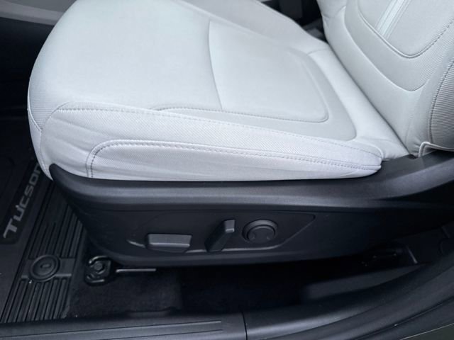 Certified 2025 Hyundai Tucson SEL image 11