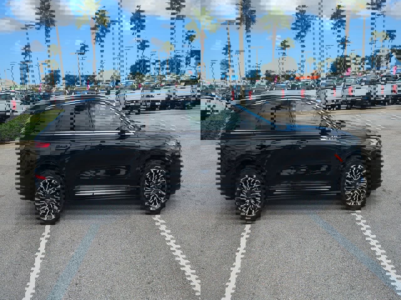 Certified 2022 Lincoln Corsair Reserve w/ Equipment Group 201A image 3