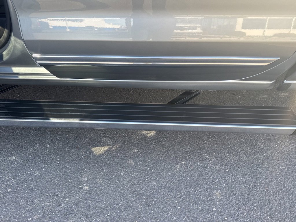 Used 2024 Chevrolet Silverado 1500 High Country w/ Technology Package image 15