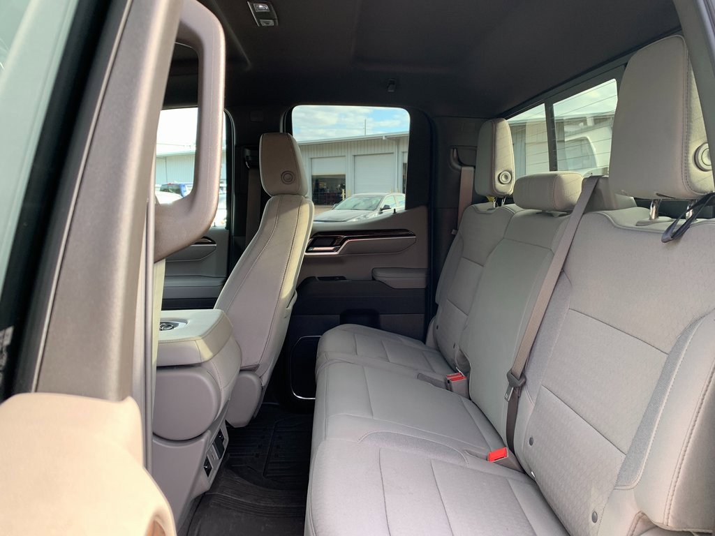 Used 2025 GMC Sierra 1500 SLE w/ Preferred Package image 23