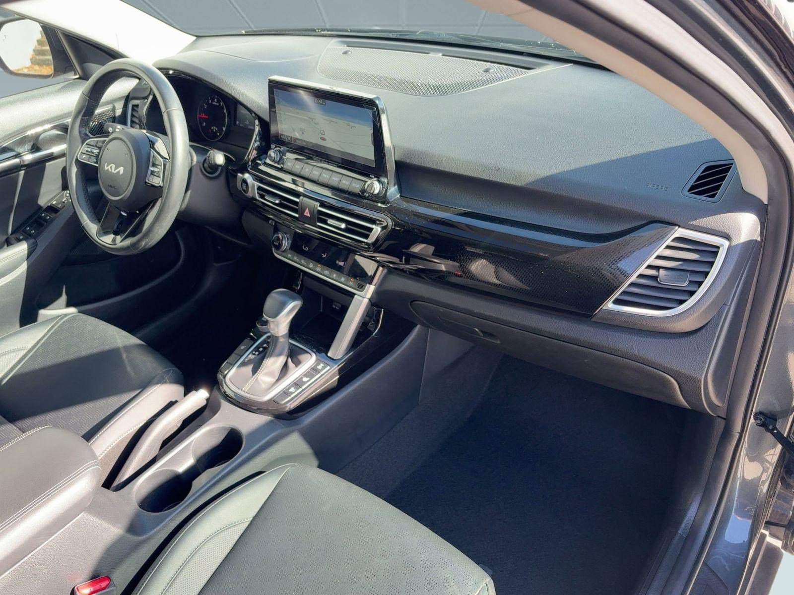 Used 2023 Kia Seltos EX image 31