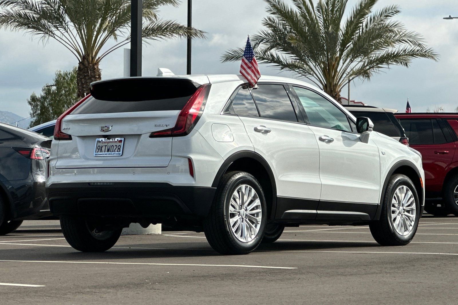 Used 2024 Cadillac XT4 Luxury w/ Cold Weather Package image 4