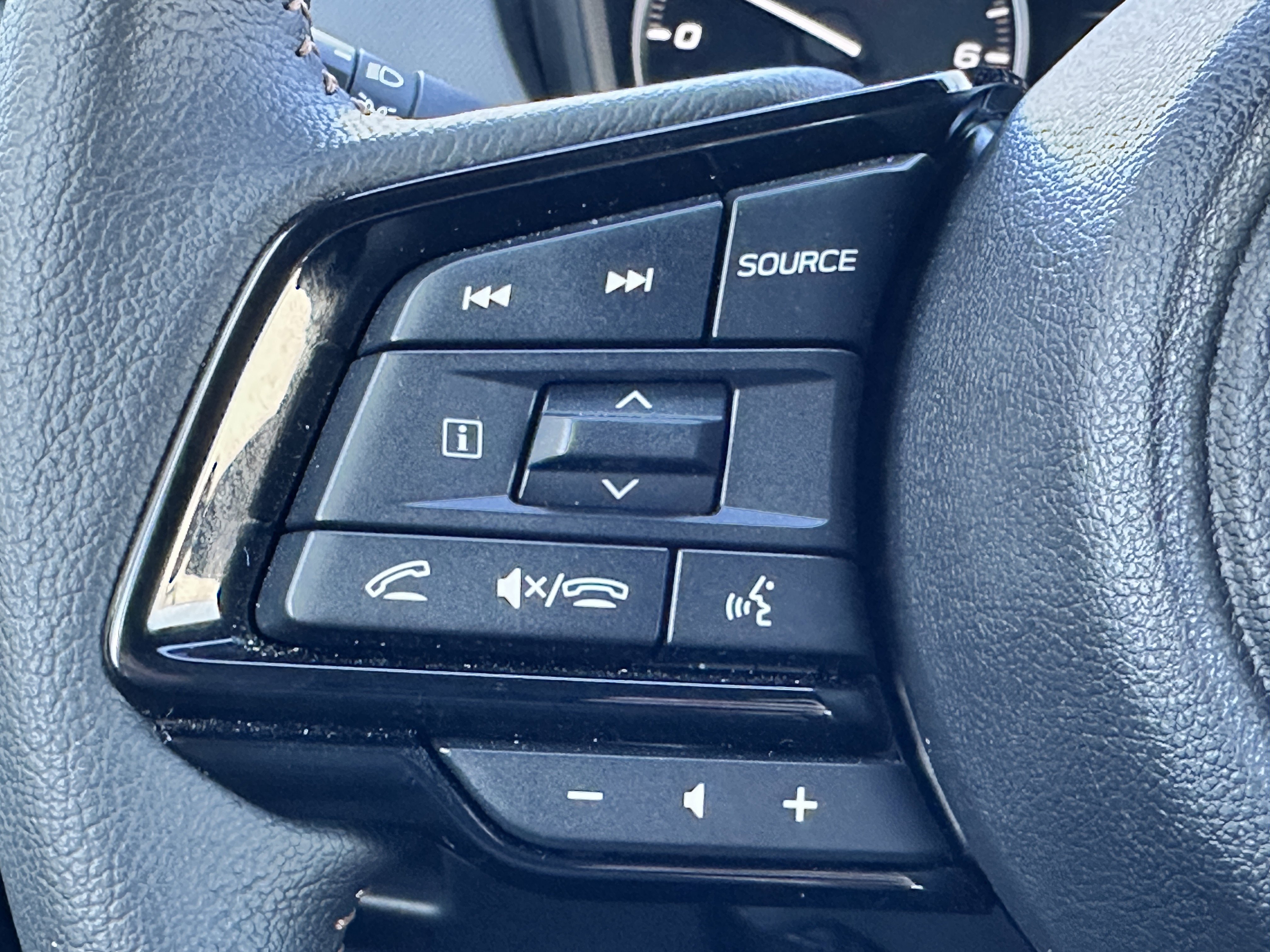 Used 2025 Subaru Forester Sport image 41