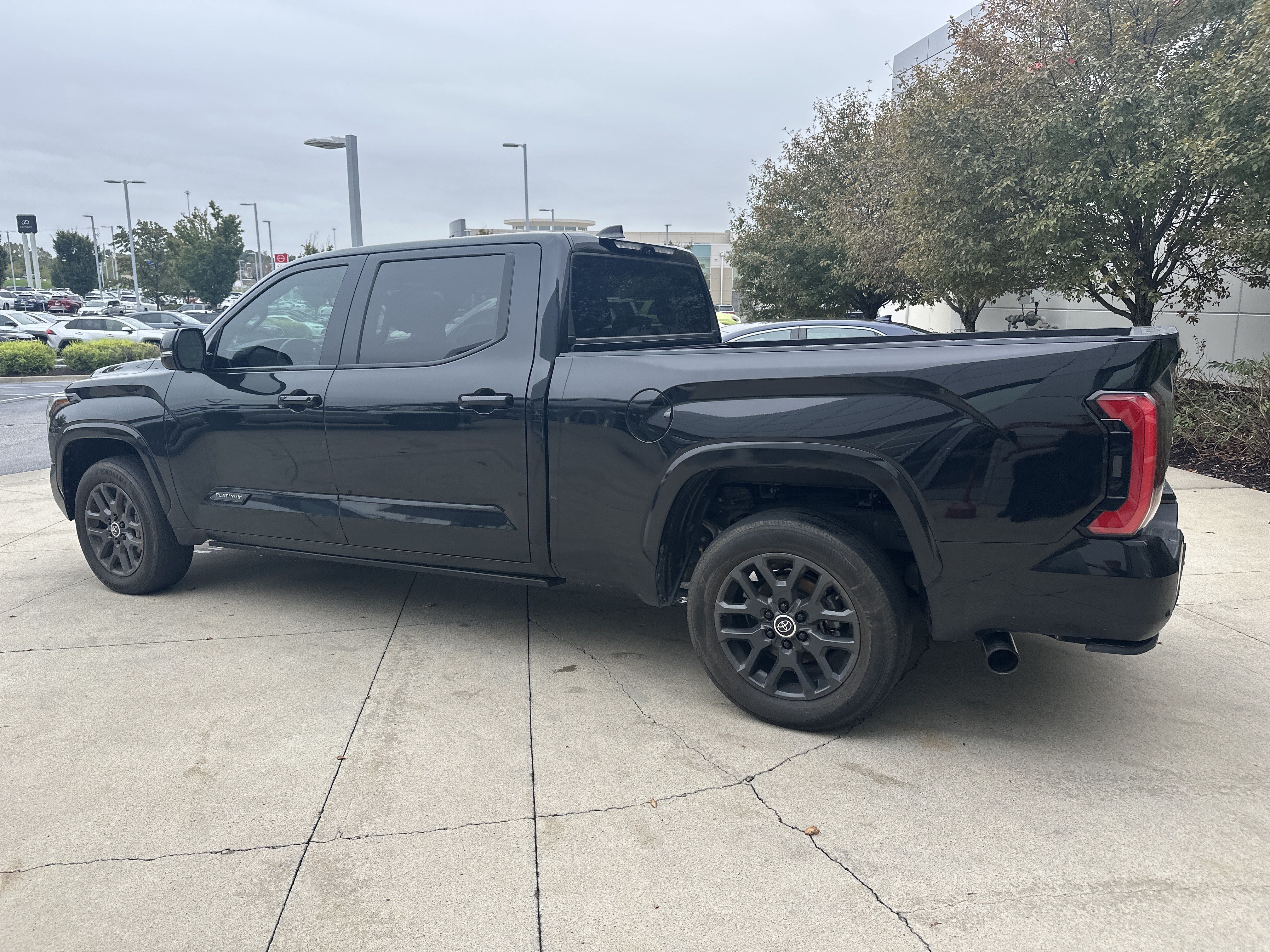 Used 2024 Toyota Tundra Platinum AWD/4WD image 9