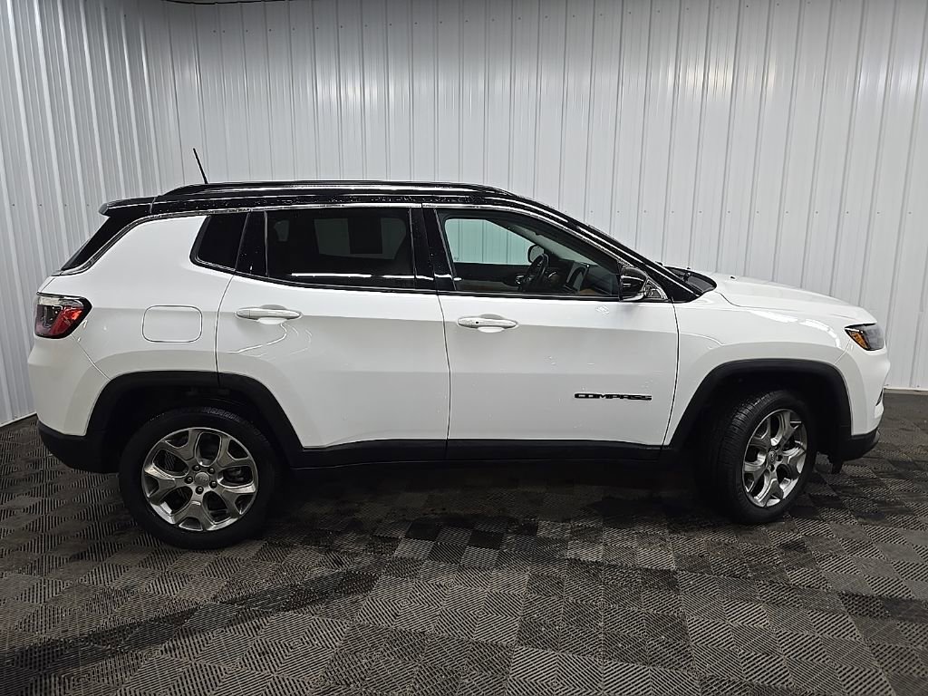 Used 2022 Jeep Compass Limited image 2