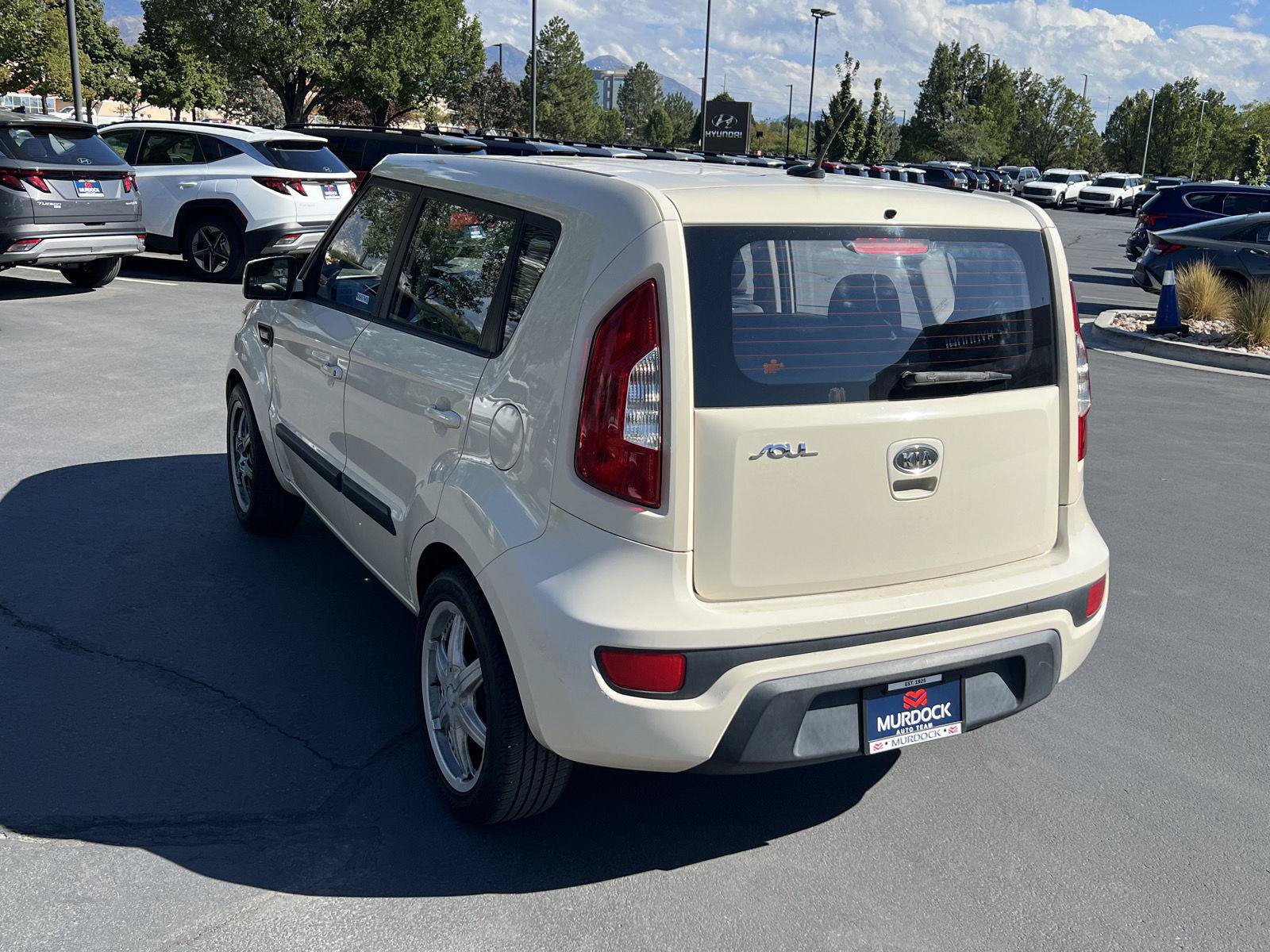 Used 2012 Kia Soul FWD image 16