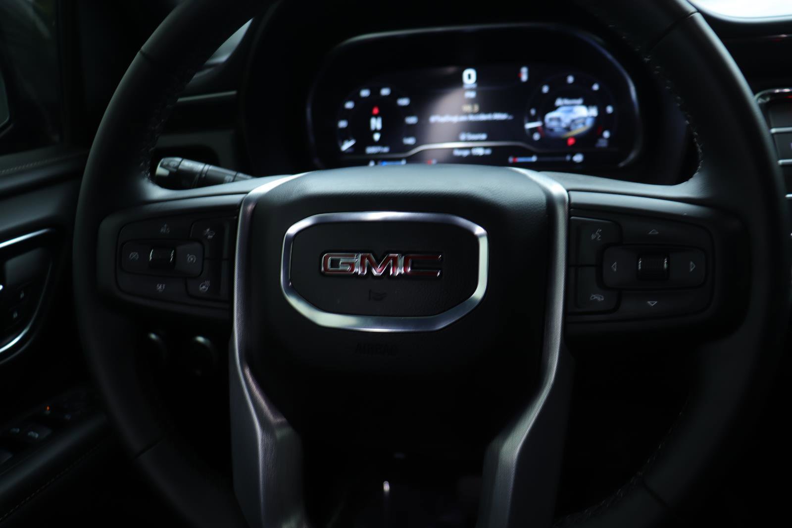 Used 2024 GMC Yukon SLT w/ SLT Luxury Package AWD/4WD image 35