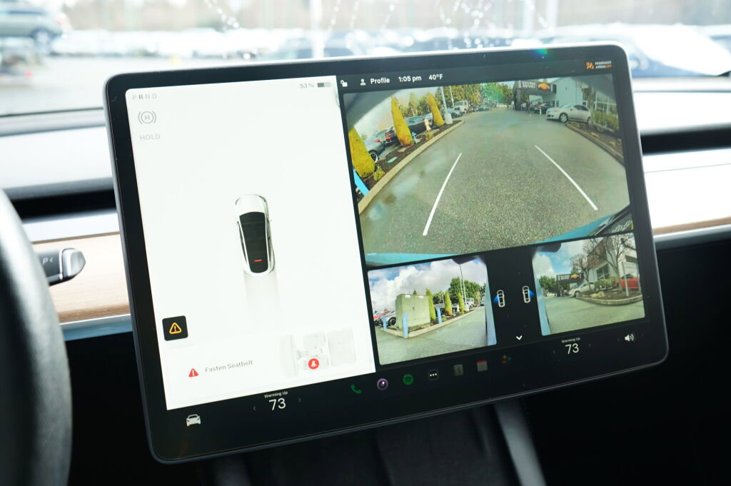 Used 2021 Tesla Model Y Long Range image 16