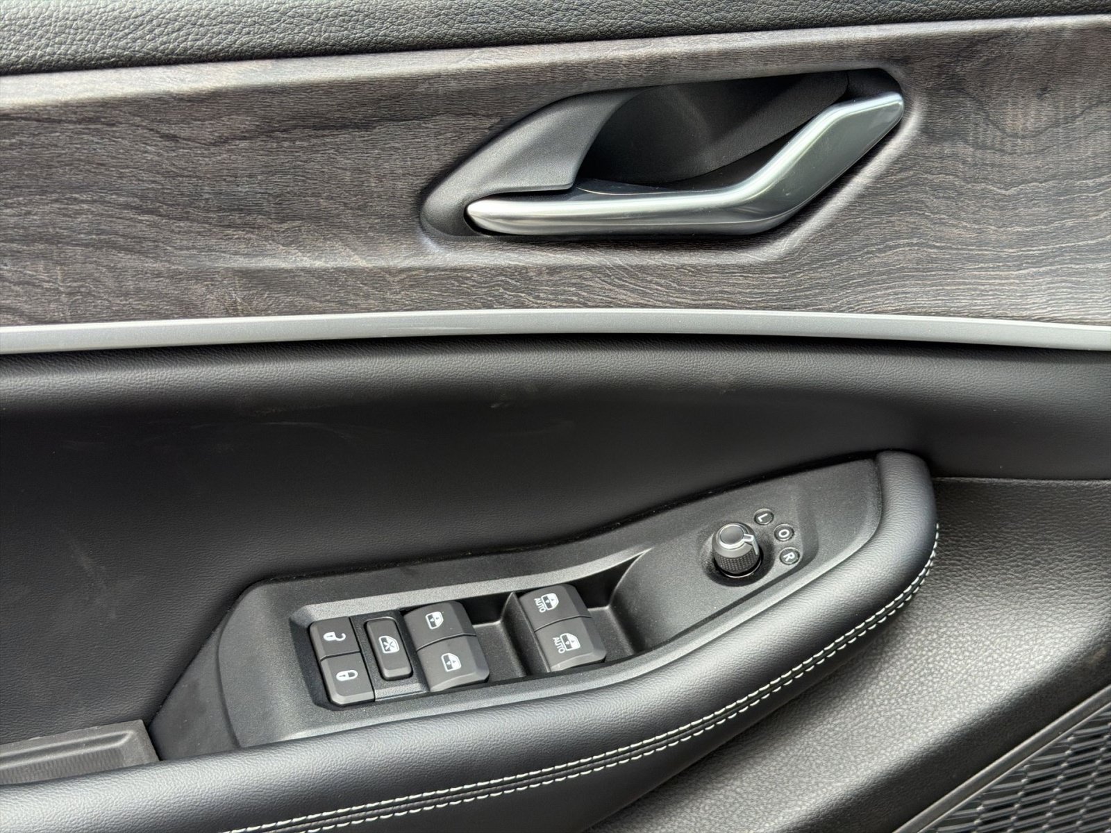New 2026 Jeep Grand Cherokee Altitude AWD/4WD image 15