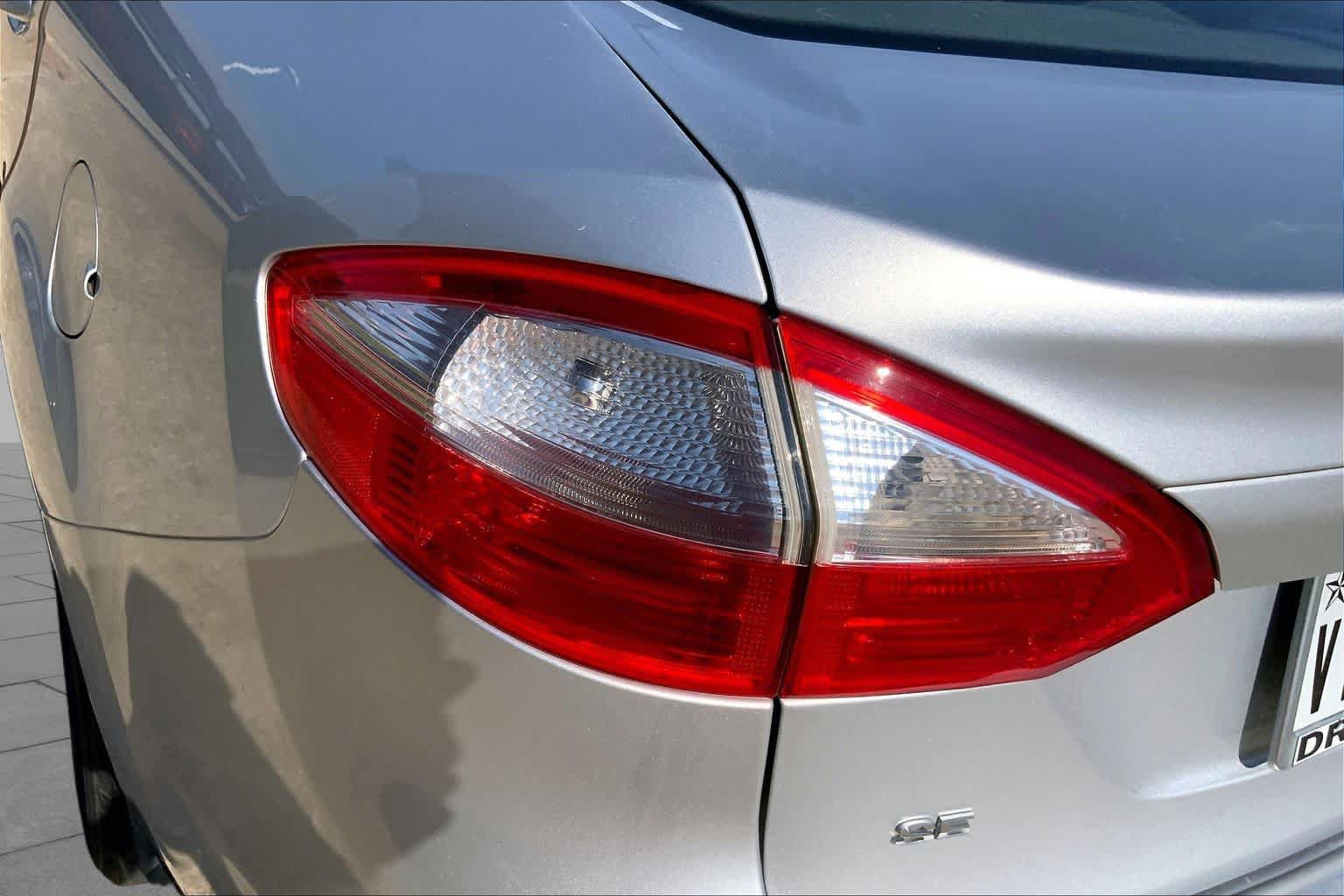 Used 2014 Ford Fiesta SE FWD image 24