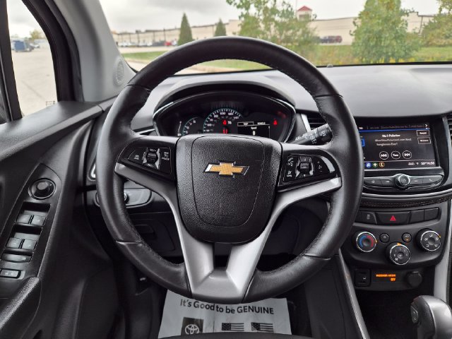 Certified 2022 Chevrolet Trax LT w/ LT Convenience Package AWD/4WD image 17