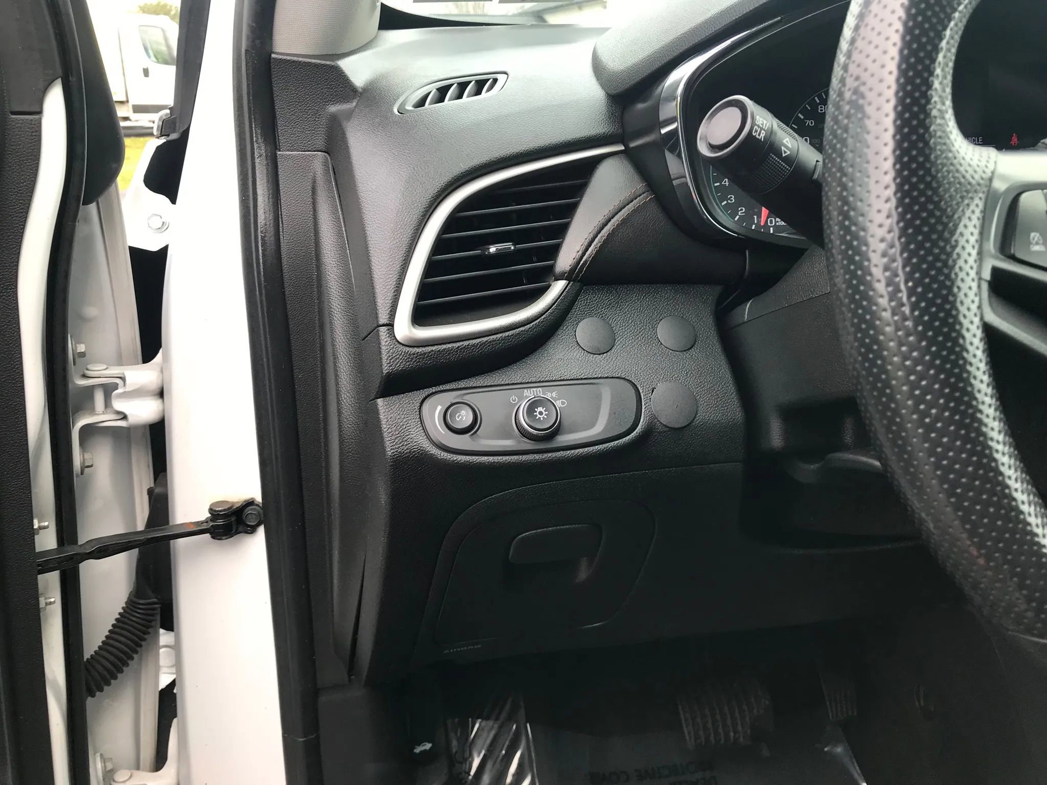 Used 2020 Chevrolet Trax LT image 12