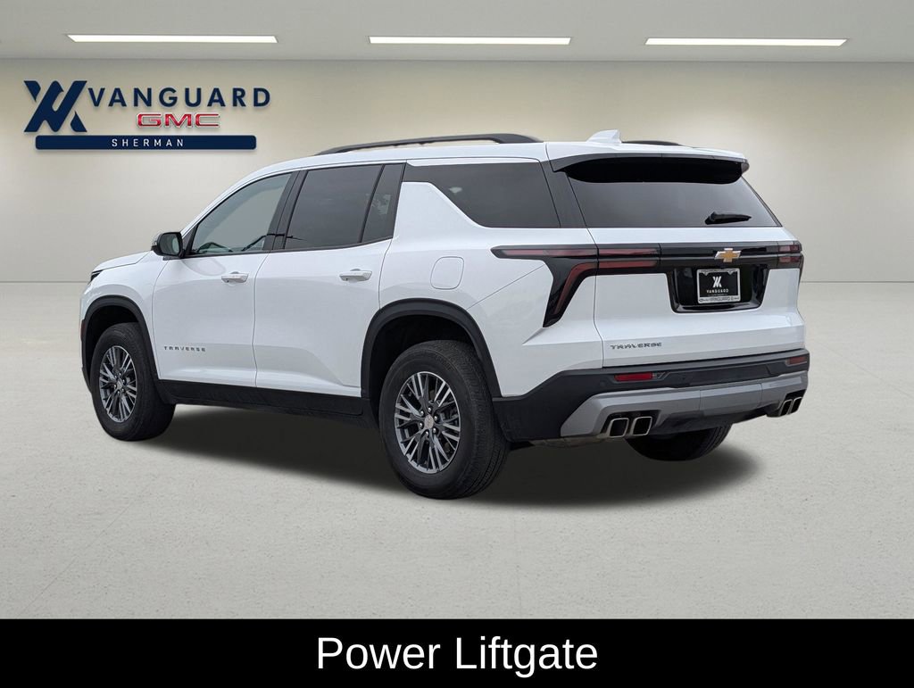 Used 2025 Chevrolet Traverse LT image 5