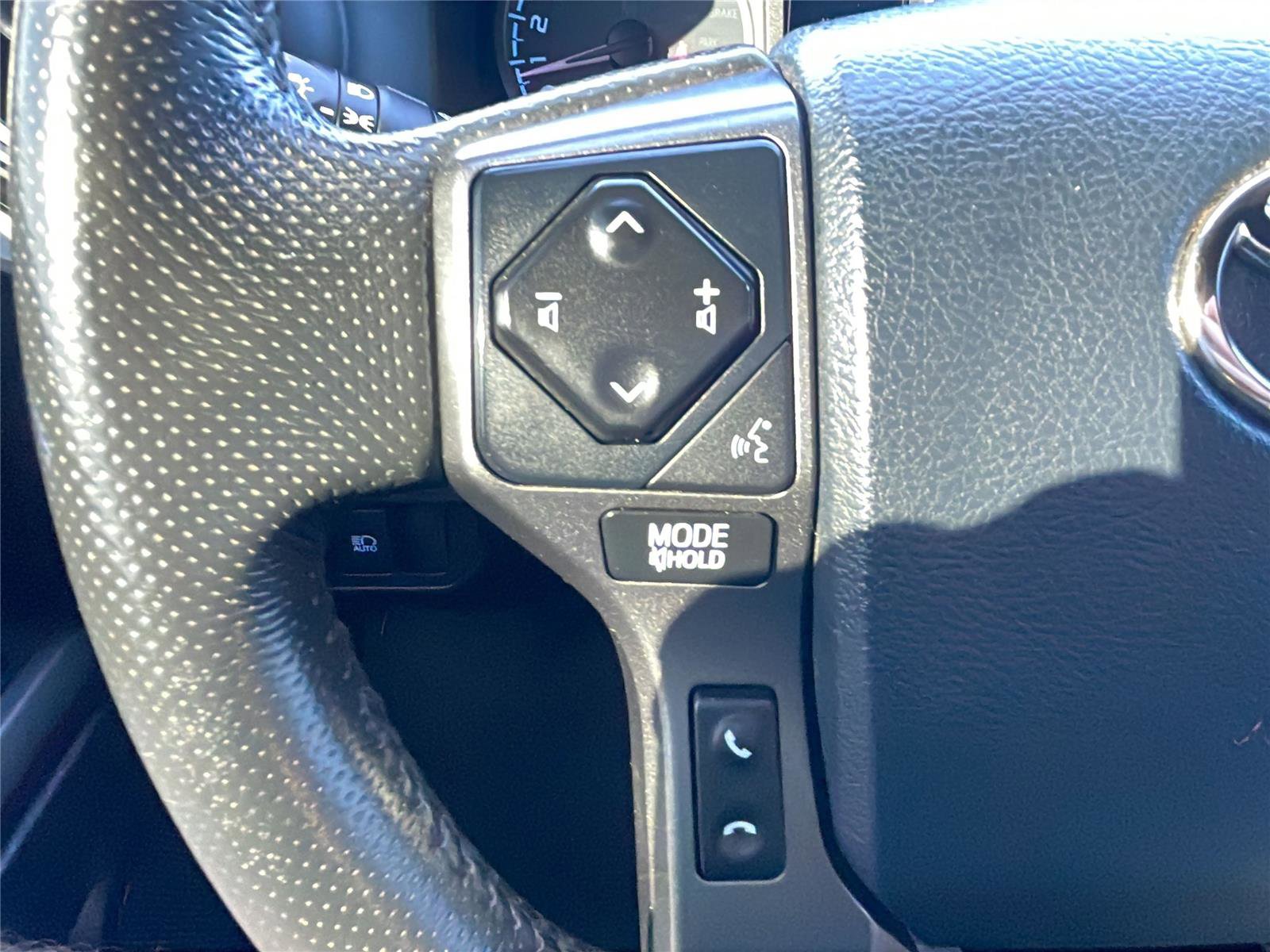 Used 2018 Toyota Tacoma TRD Off-Road image 22