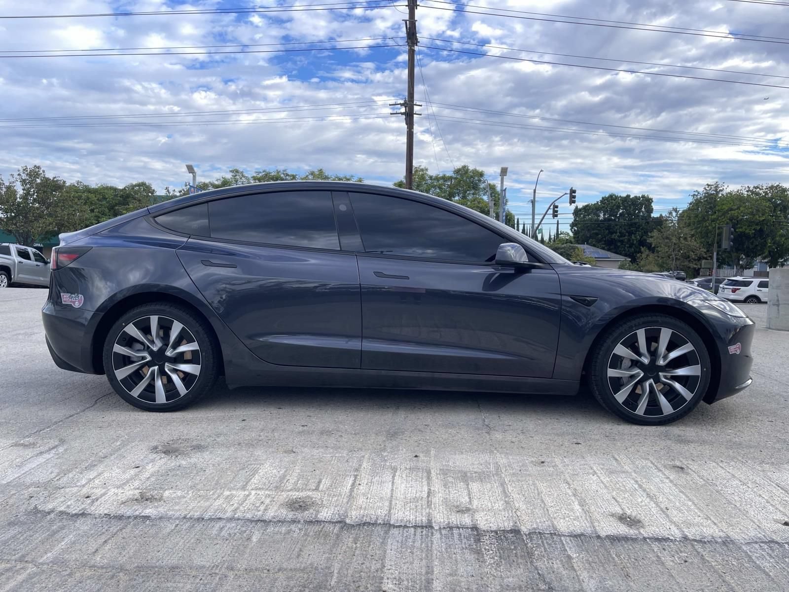 Used 2024 Tesla Model 3 Standard Range RWD image 2