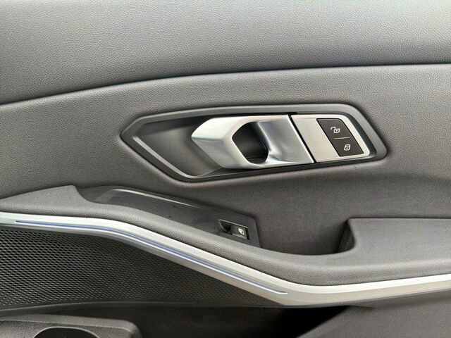 Used 2021 BMW 330i Sedan w/ Convenience Package RWD image 21