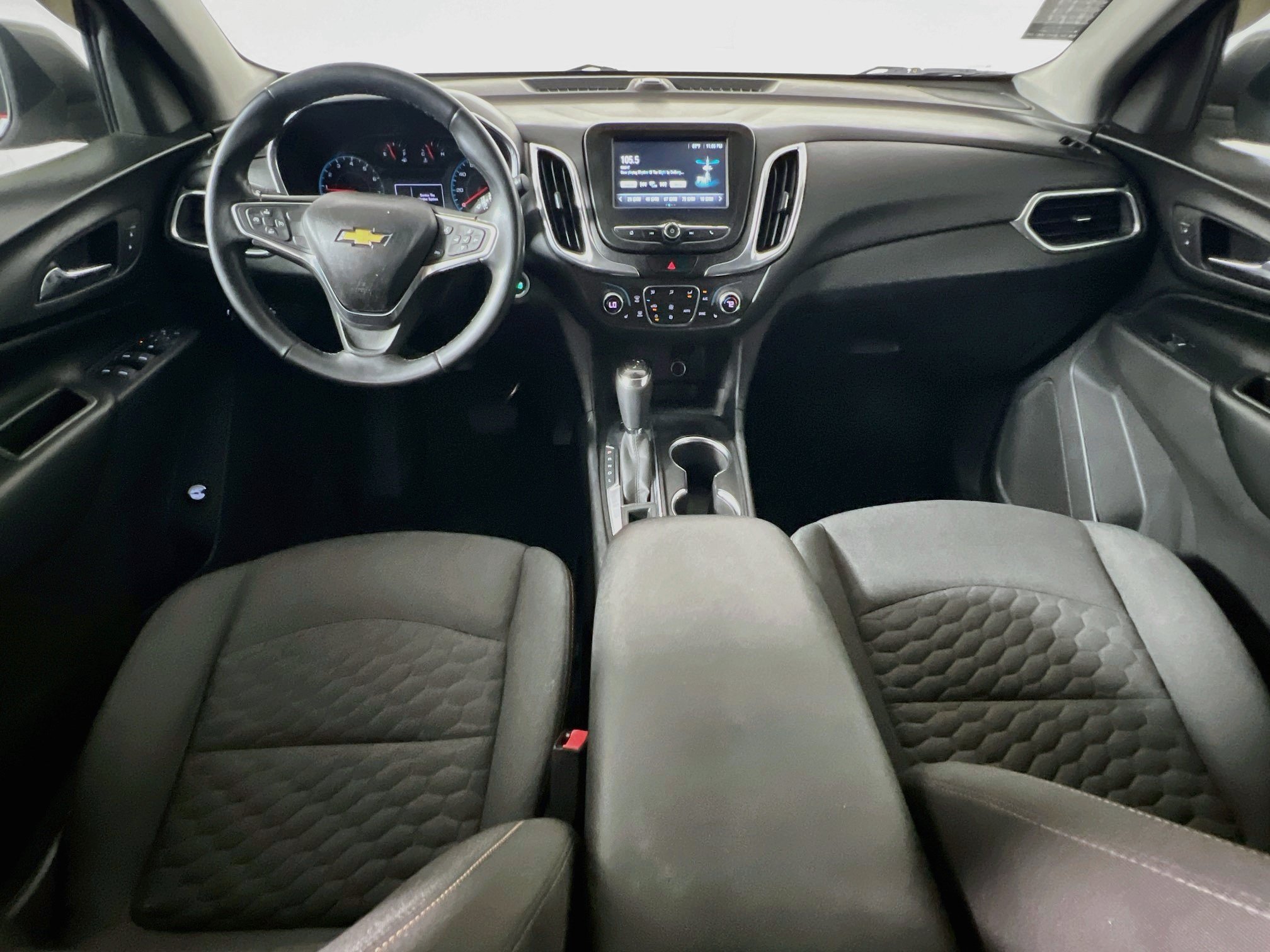 Used 2018 Chevrolet Equinox LT FWD image 29