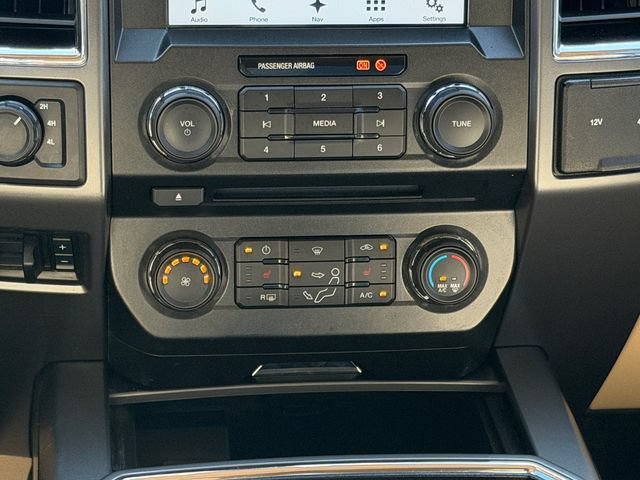 Used 2017 Ford F250 XLT w/ XLT Premium Package AWD/4WD image 19