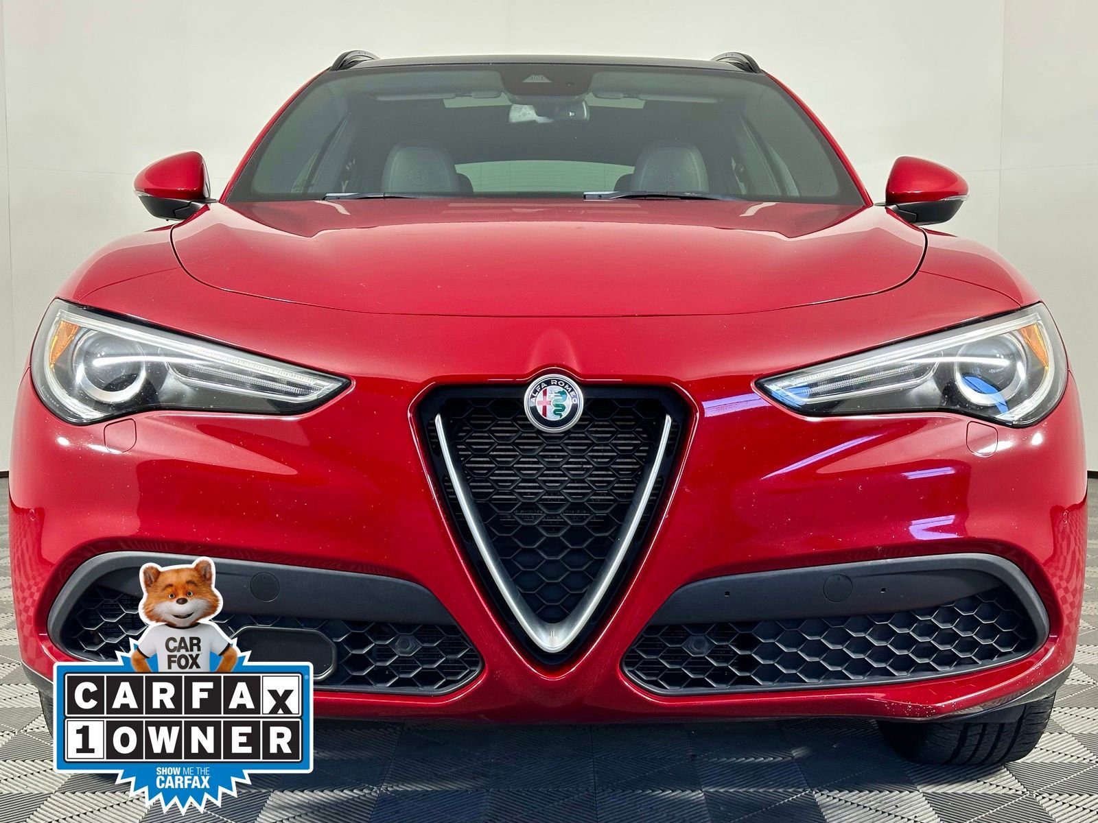 Used 2022 Alfa Romeo Stelvio Ti AWD/4WD image 2