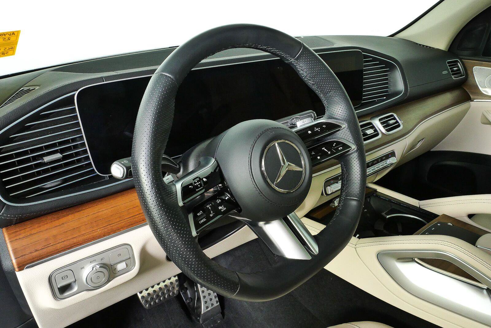 Used 2025 Mercedes-Benz GLS 450 4MATIC image 5