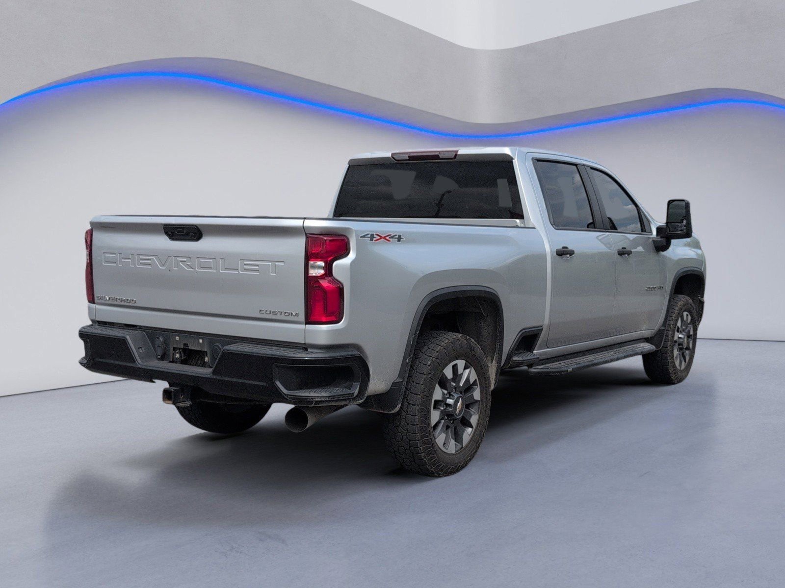 Used 2021 Chevrolet Silverado 2500 Custom w/ Custom Value Package AWD/4WD image 3