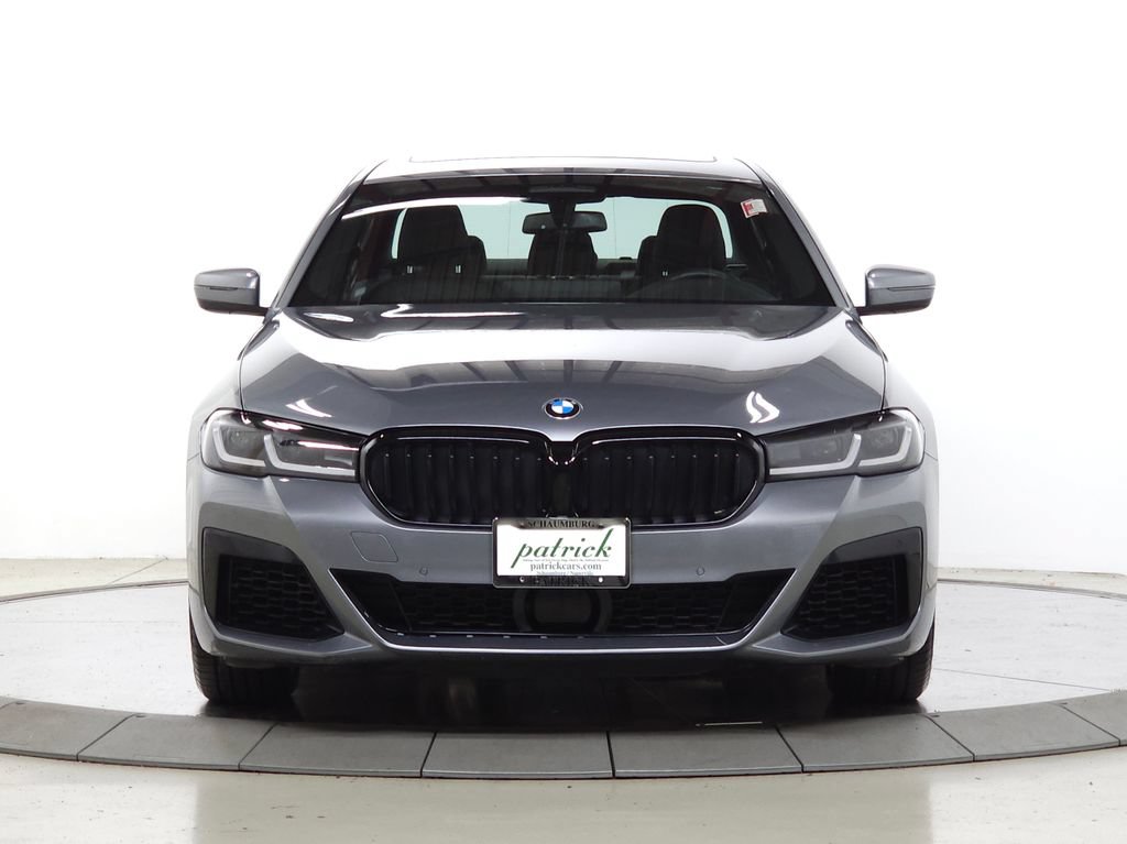 Used 2023 BMW 540i xDrive w/ Executive Package AWD/4WD image 2