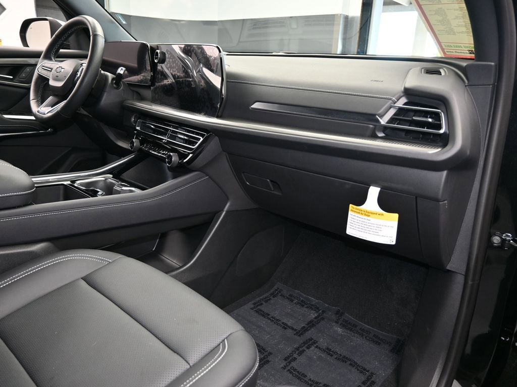 Used 2025 Chevrolet Traverse LT w/ Midnight/Sport Edition image 54