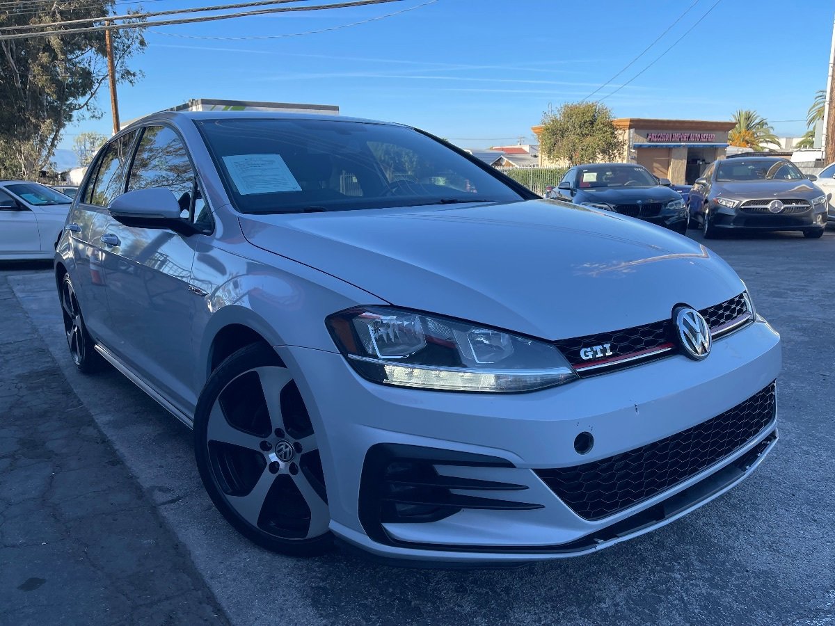 Used 2018 Volkswagen GTI SE image 3