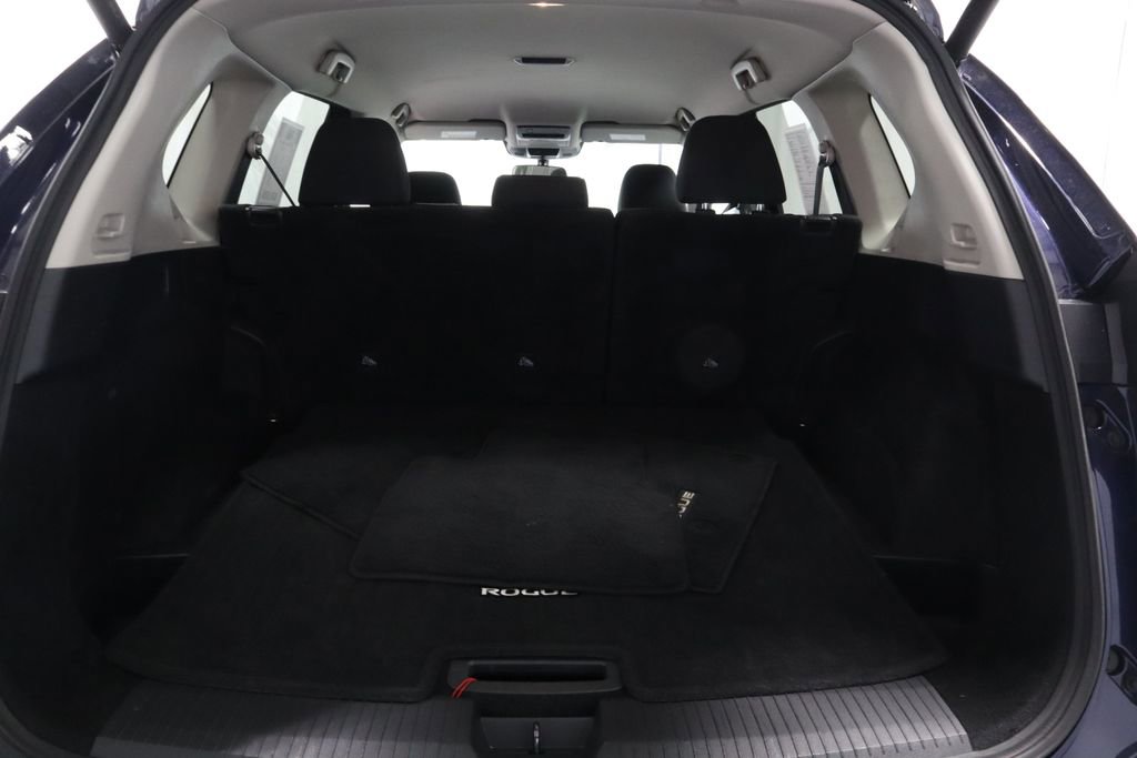 Certified 2025 Nissan Rogue SV AWD/4WD image 17