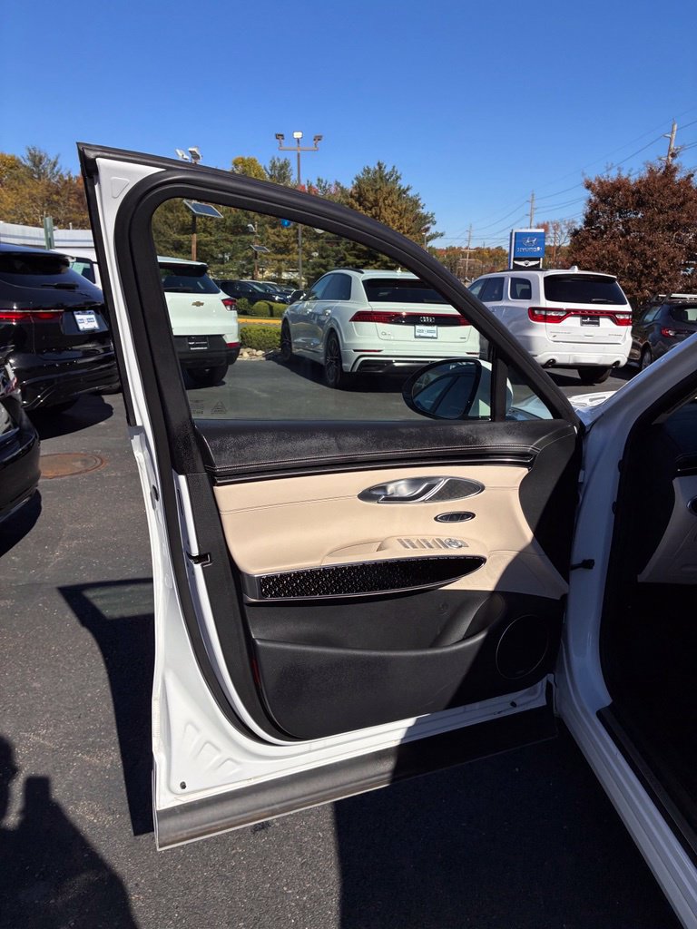 Used 2025 Genesis GV70 3.5T Sport w/ Sport Prestige Package AWD/4WD image 28
