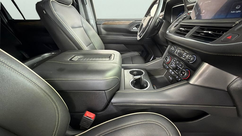 Used 2023 Chevrolet Suburban Premier RWD image 39