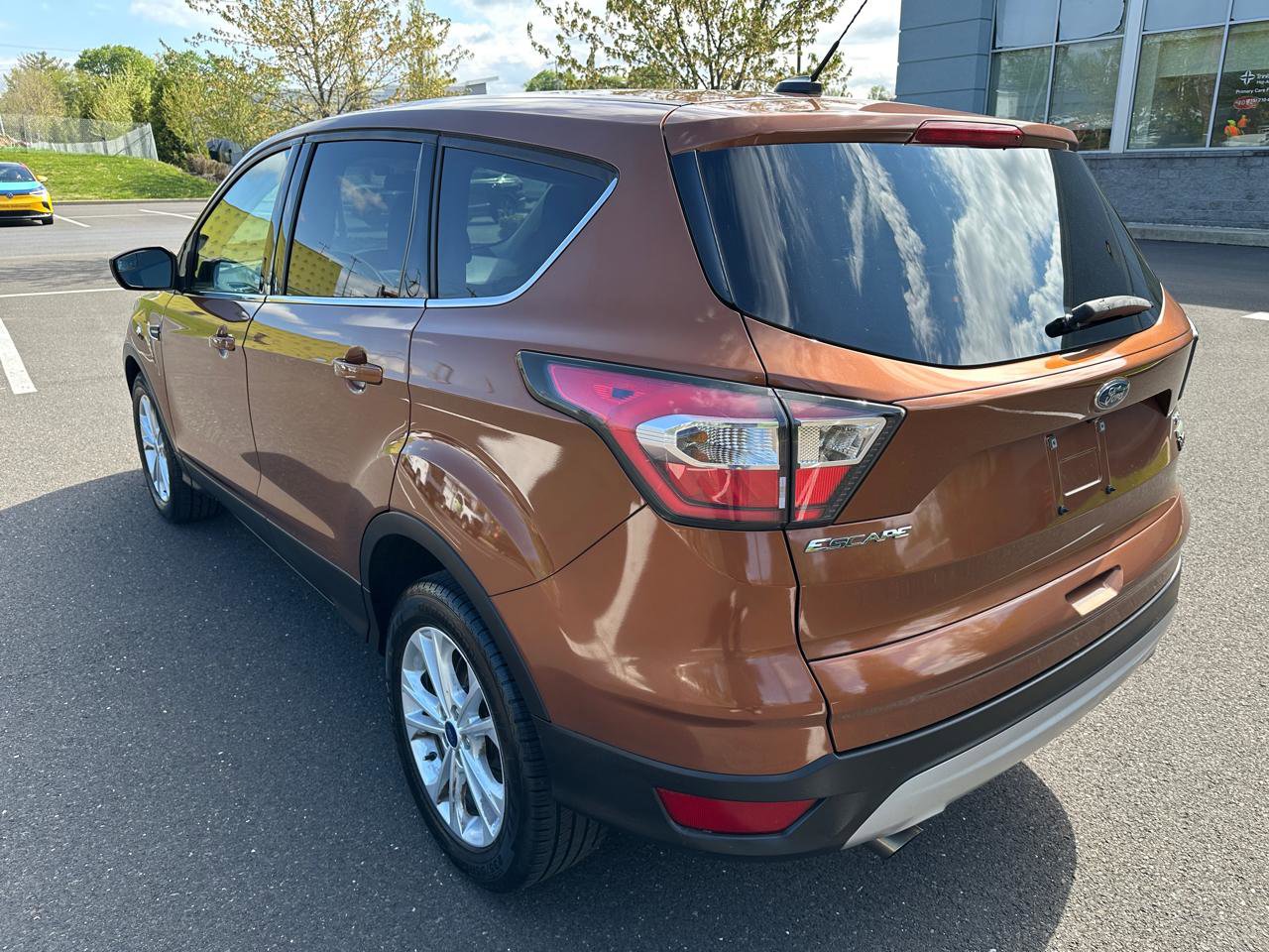 Used 2017 Ford Escape SE FWD image 8