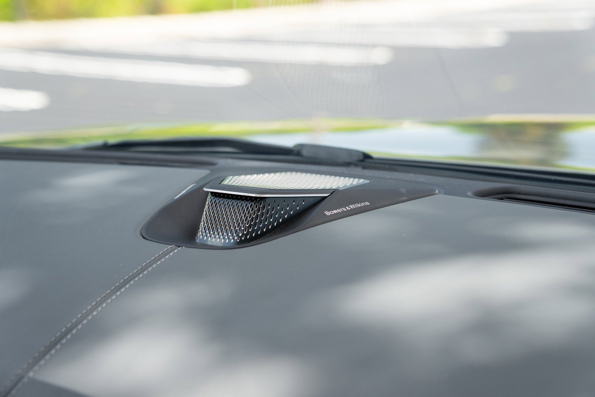 Used 2024 Aston Martin DB12 Convertible RWD image 63