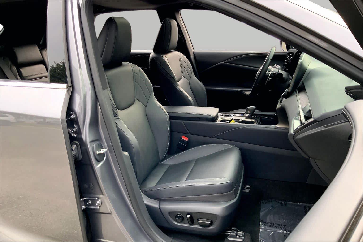 Used 2023 Lexus RX 350 Premium w/ Accessory Package (Z1) AWD/4WD image 9