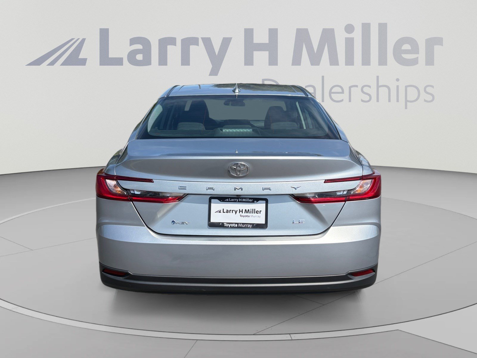 Used 2025 Toyota Camry LE FWD image 4