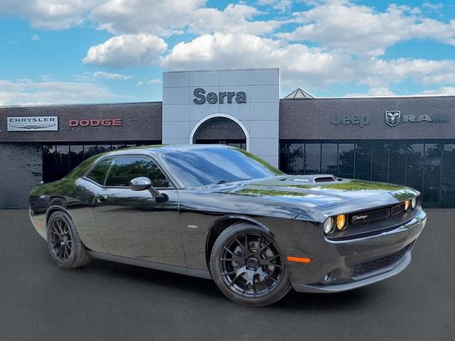Used 2015 Dodge Challenger R/T Plus RWD image 1