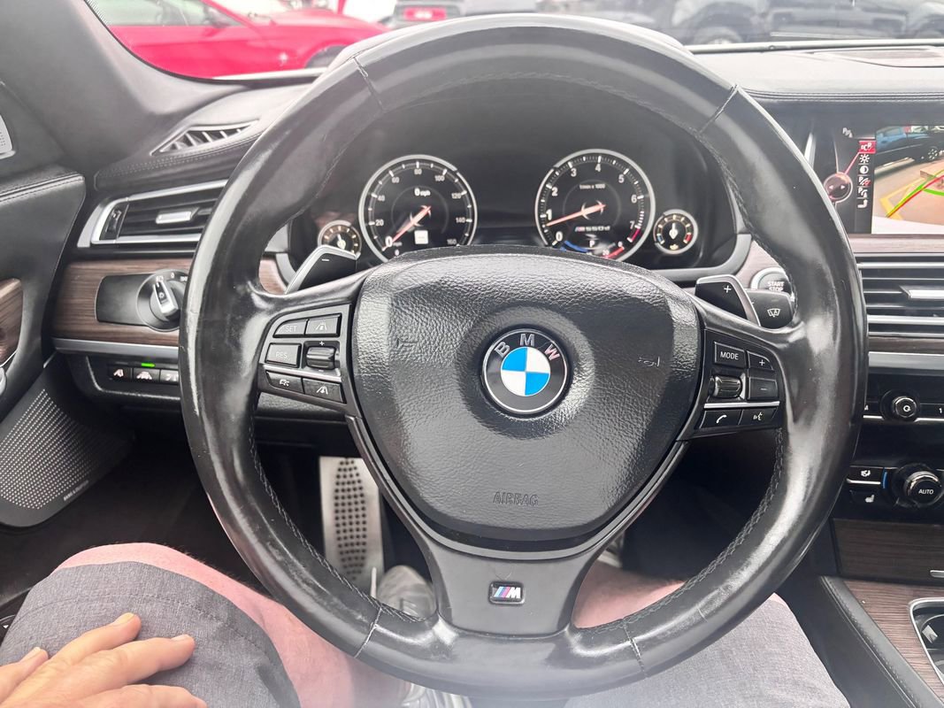 Used 2015 BMW 750Li xDrive image 19