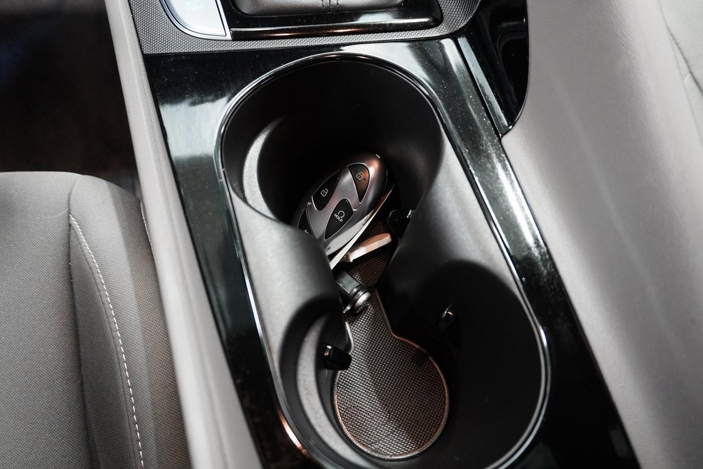 Used 2025 Hyundai Elantra SEL w/ Cargo Package image 33