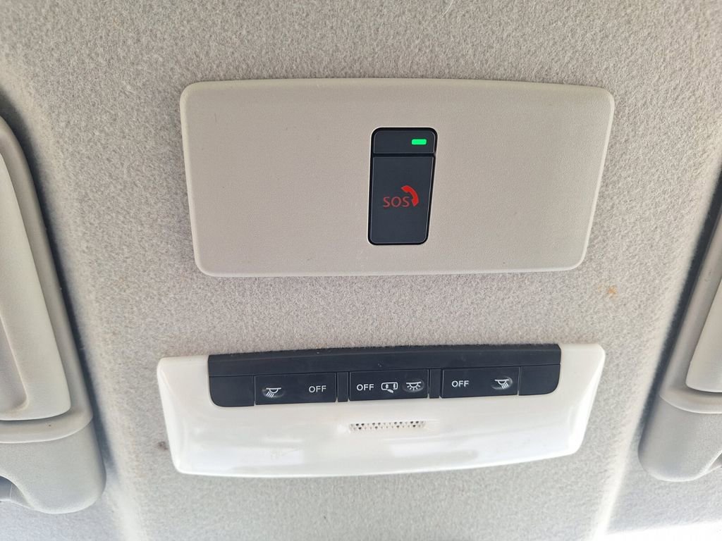 Used 2024 Nissan Kicks SV w/ Exterior Package FWD image 18