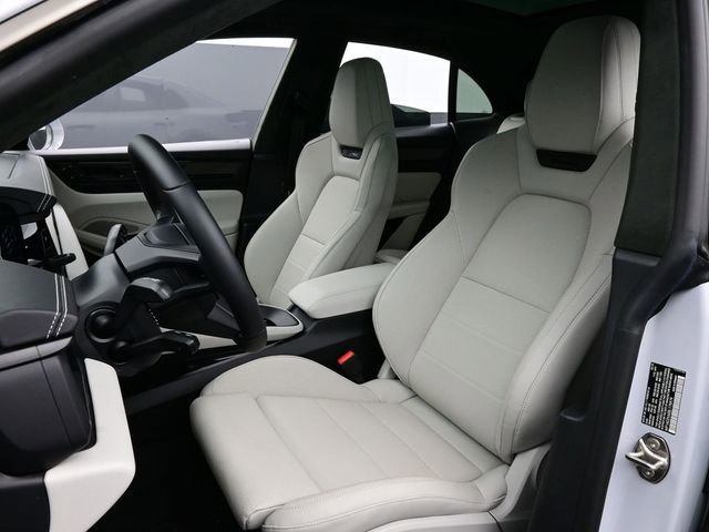 New 2025 Porsche Macan Turbo Electric image 5