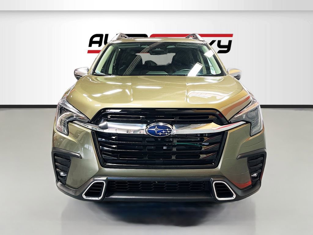 Used 2023 Subaru Ascent Touring AWD/4WD image 2