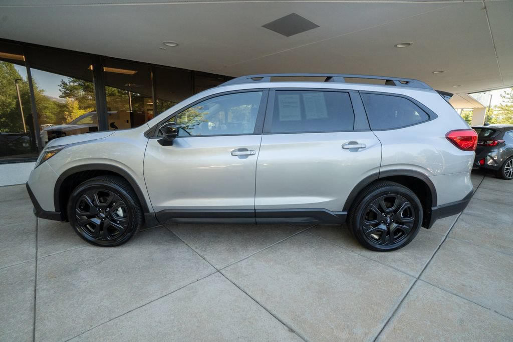 Certified 2025 Subaru Ascent Bronze Edition w/ Onyx Package AWD/4WD image 4