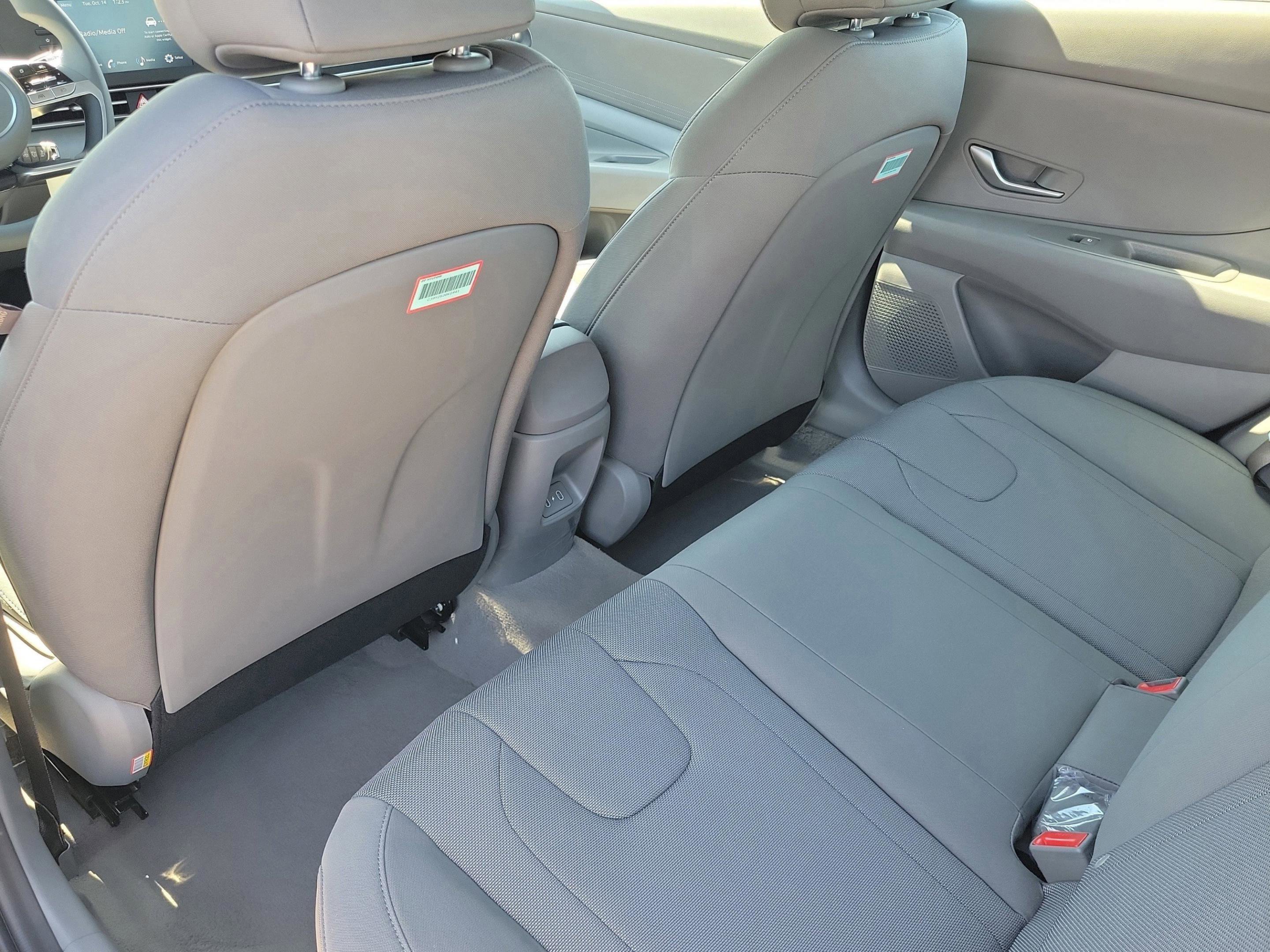 New 2026 Hyundai Elantra SE image 12