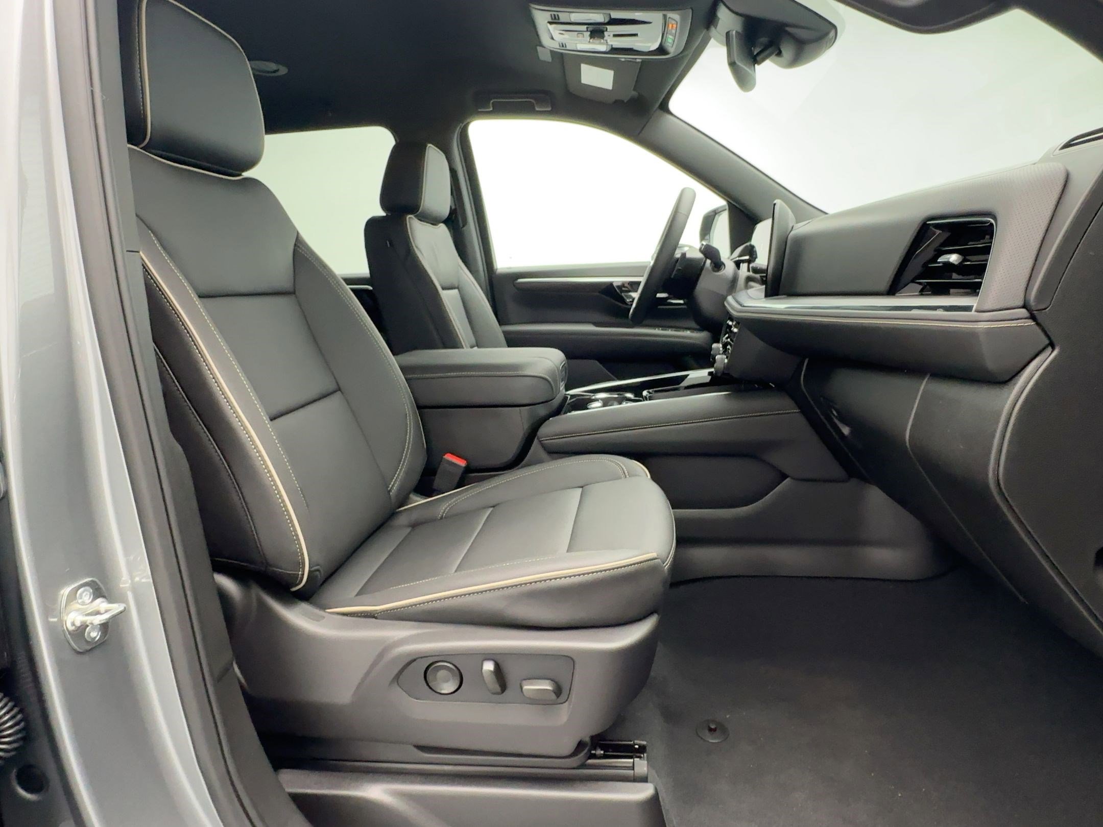 New 2026 Chevrolet Suburban Premier image 30