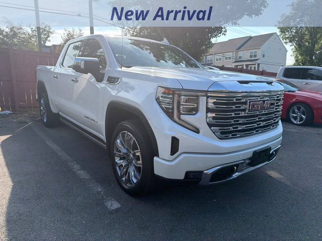 Used 2024 GMC Sierra 1500 Denali w/ Denali Reserve Package AWD/4WD image 3